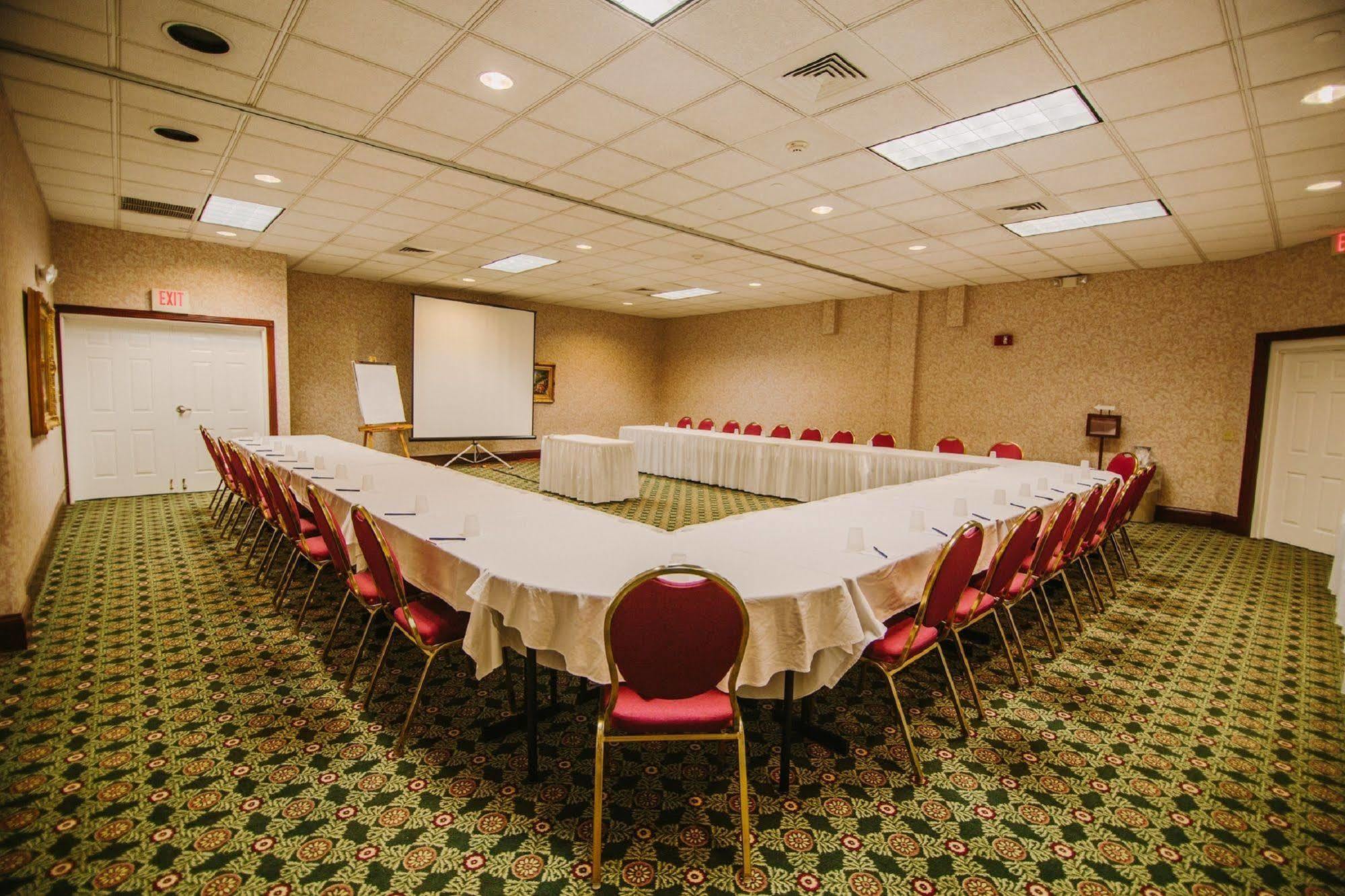 Bayshore Hotel 3*